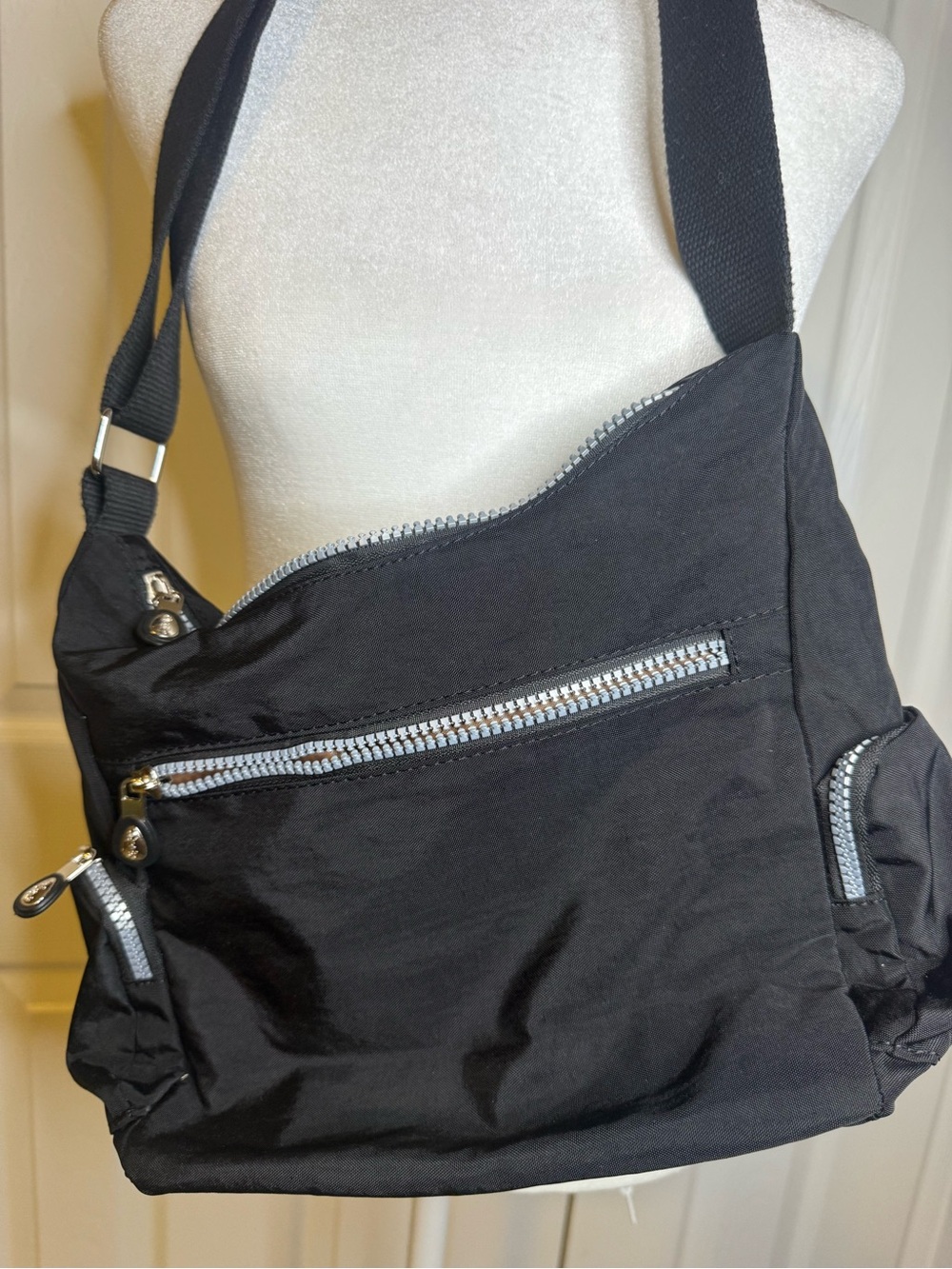 HUAERYOUYUE Black Nylon Multi-Pocket Crossbody Shoulder Bag Everyday Travel - Picture 8 of 8